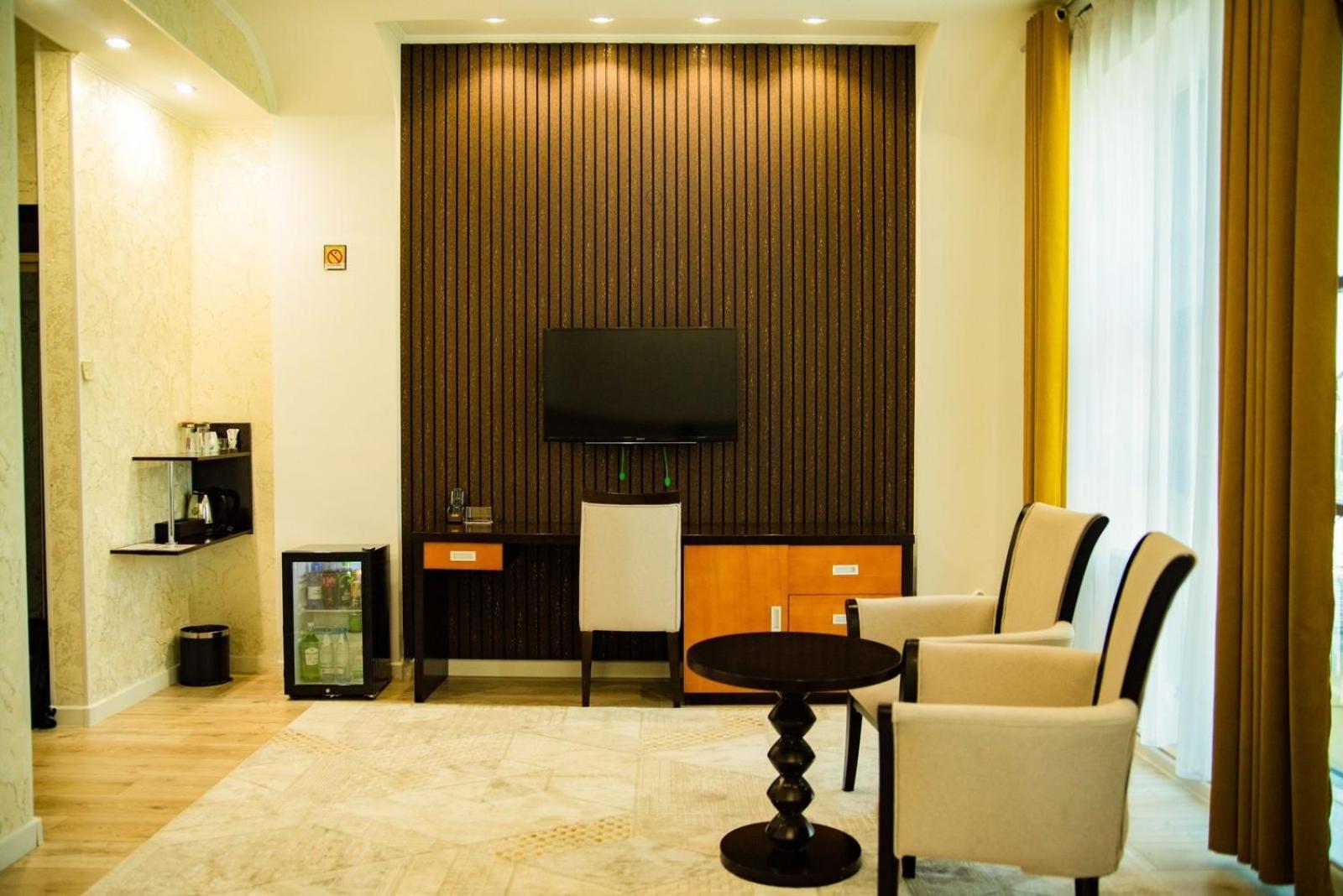 Hotel Zhibek Zholy Shymkent Bagian luar foto